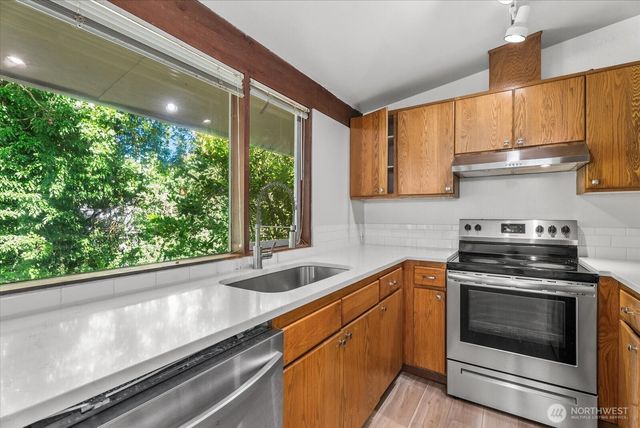 131 109th Avenue SE, Bellevue, WA 98004