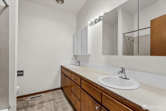 131 109th Avenue SE, Bellevue, WA 98004