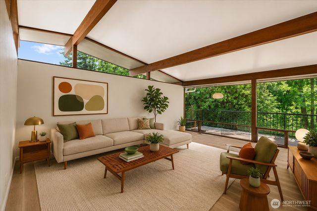 131 109th Avenue SE, Bellevue, WA 98004