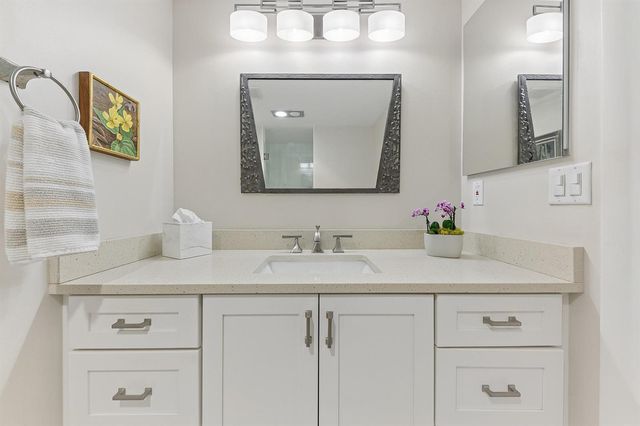 555 SE 6TH Avenue 1B, Delray Beach, FL 33483