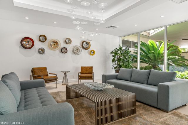 555 SE 6TH Avenue 1B, Delray Beach, FL 33483
