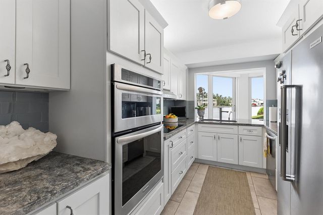 555 SE 6TH Avenue 1B, Delray Beach, FL 33483