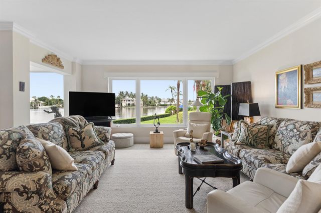555 SE 6TH Avenue 1B, Delray Beach, FL 33483