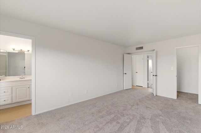 4016 W GRISWOLD Road, Phoenix, AZ 85051