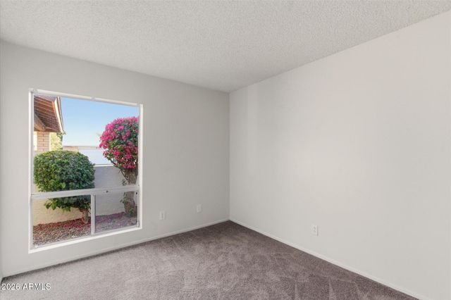 4016 W GRISWOLD Road, Phoenix, AZ 85051