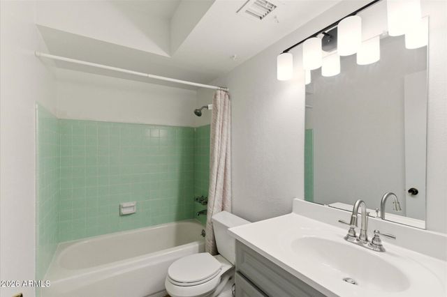 4016 W GRISWOLD Road, Phoenix, AZ 85051