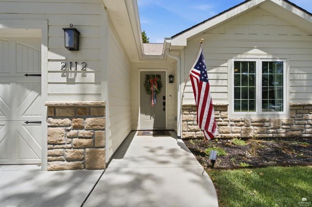 2112 Farmingdale Court, Manhattan, KS 66503