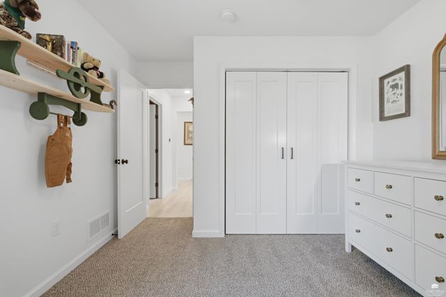 2112 Farmingdale Court, Manhattan, KS 66503