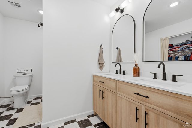 2112 Farmingdale Court, Manhattan, KS 66503