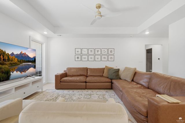 2112 Farmingdale Court, Manhattan, KS 66503