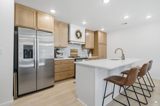 2112 Farmingdale Court, Manhattan, KS 66503
