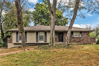 17800 Whitney Court, Independence, MO 64058