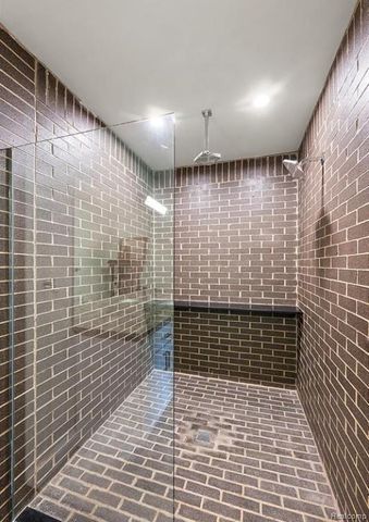 2404 Uplong Street, West Bloomfield, MI 48324