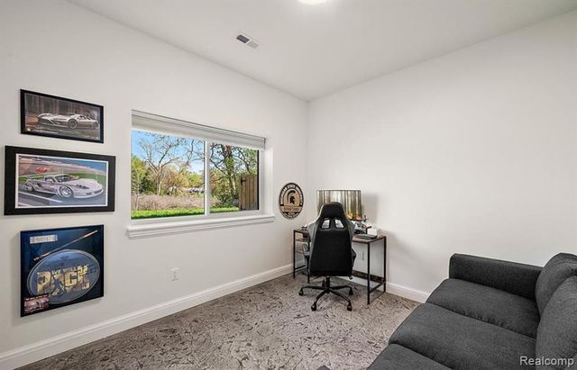 2404 Uplong Street, West Bloomfield, MI 48324