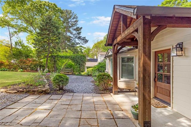 1840 Woodland Hills Avenue NW, Atlanta, GA 30318