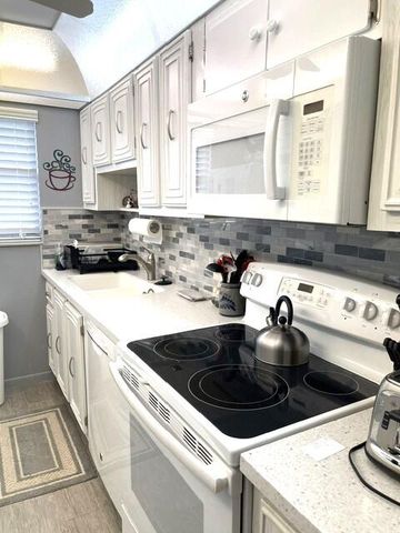 237 HIGH POINT Court W A, Delray Beach, FL 33445