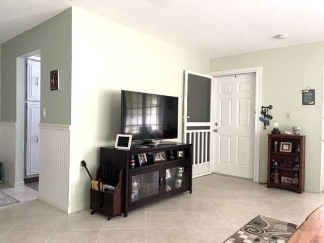 237 HIGH POINT Court W A, Delray Beach, FL 33445