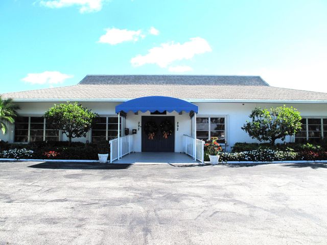 237 HIGH POINT Court W A, Delray Beach, FL 33445