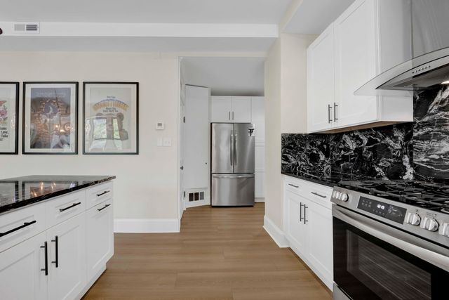 1400 W Flournoy Street, Chicago, IL 60607