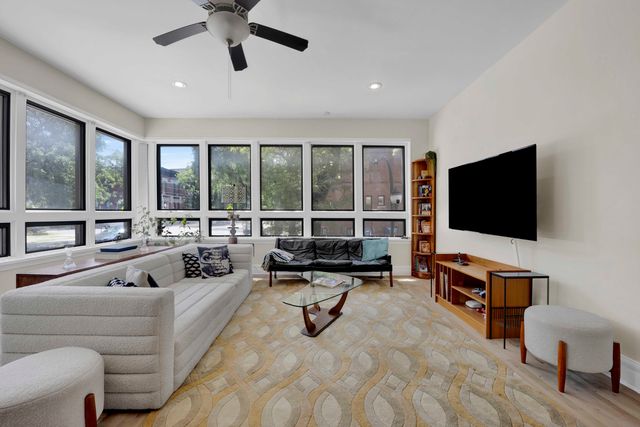 1400 W Flournoy Street, Chicago, IL 60607