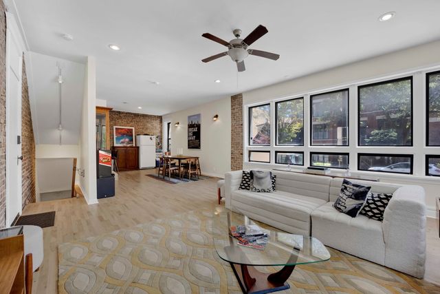 1400 W Flournoy Street, Chicago, IL 60607