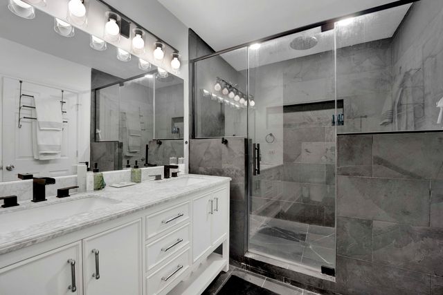 1400 W Flournoy Street, Chicago, IL 60607