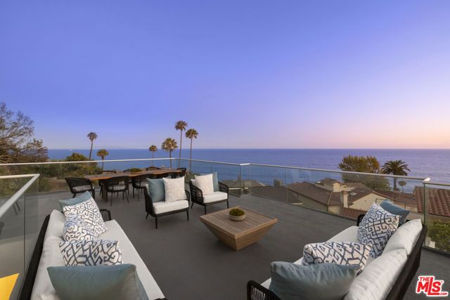 17713 Posetano Road, Pacific Palisades (los Angeles), CA 90272