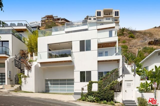 17713 Posetano Road, Pacific Palisades (los Angeles), CA 90272