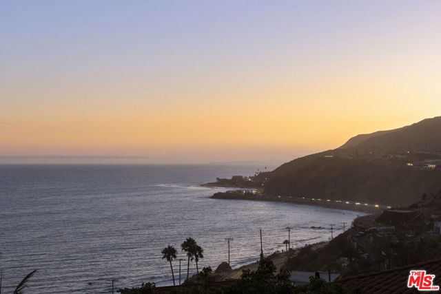 17713 Posetano Road, Pacific Palisades (los Angeles), CA 90272