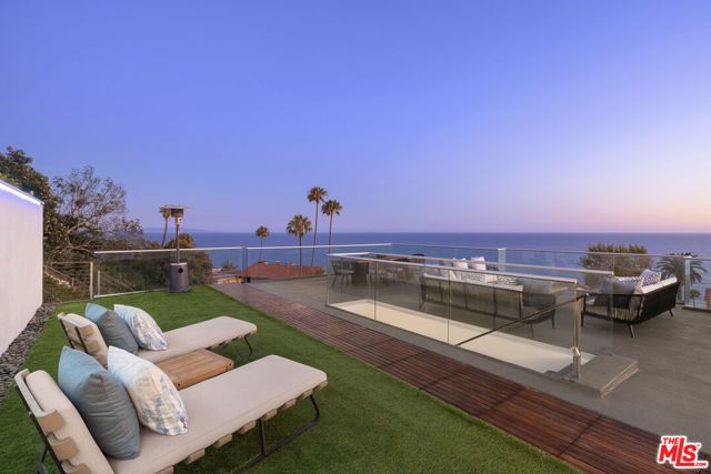17713 Posetano Road, Pacific Palisades (los Angeles), CA 90272