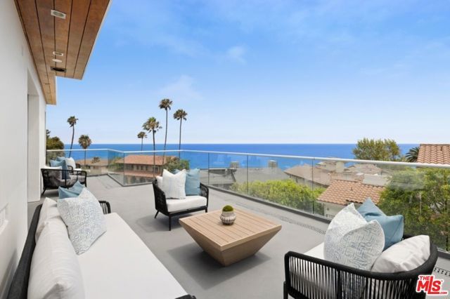 17713 Posetano Road, Pacific Palisades (los Angeles), CA 90272