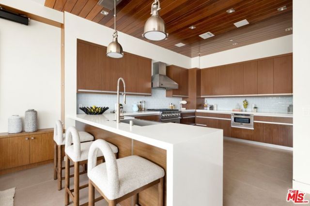 17713 Posetano Road, Pacific Palisades (los Angeles), CA 90272