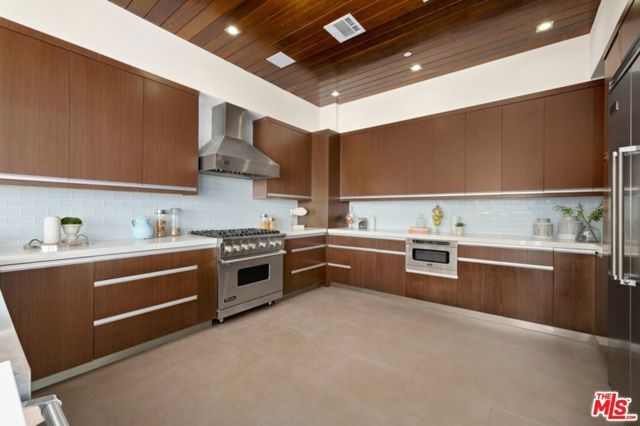 17713 Posetano Road, Pacific Palisades (los Angeles), CA 90272