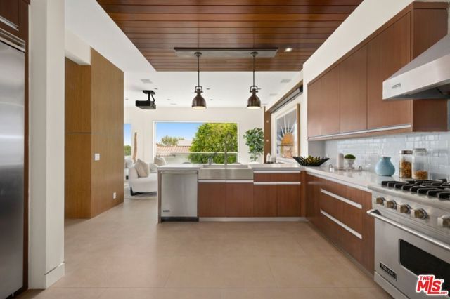 17713 Posetano Road, Pacific Palisades (los Angeles), CA 90272