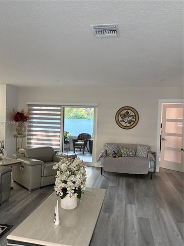 74 ter N 74 ter, Hollywood, FL 33024