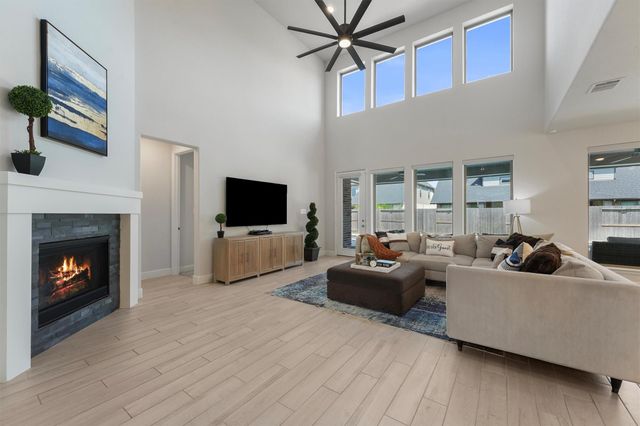 5722 Logan Ridge Lane, Fulshear, TX 77441