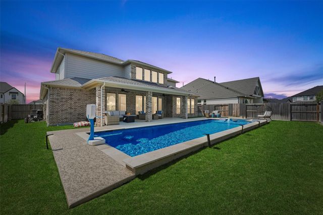 5722 Logan Ridge Lane, Fulshear, TX 77441