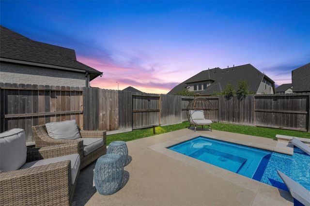 5722 Logan Ridge Lane, Fulshear, TX 77441