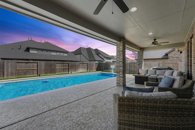 5722 Logan Ridge Lane, Fulshear, TX 77441