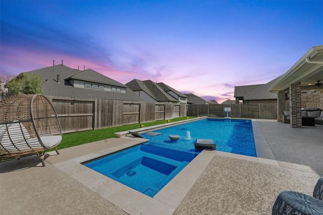 5722 Logan Ridge Lane, Fulshear, TX 77441