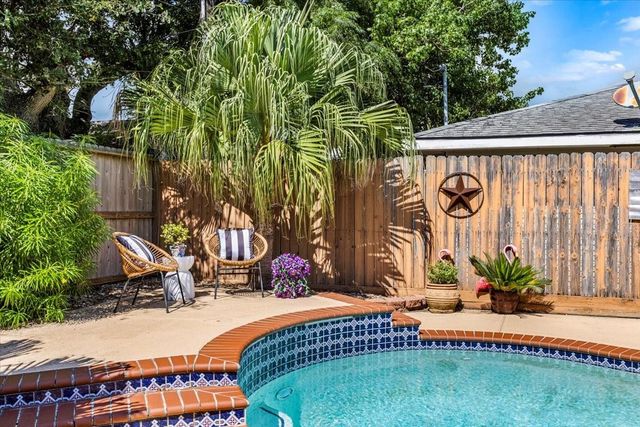 3411 Dominique Drive, Galveston, TX 77551