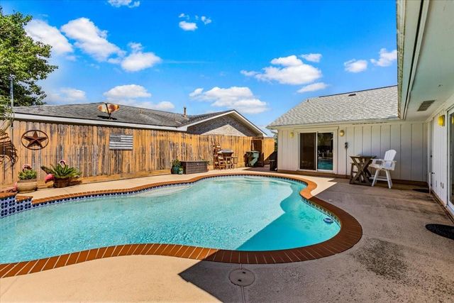 3411 Dominique Drive, Galveston, TX 77551