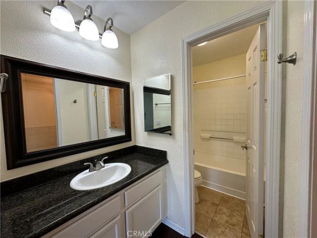2450 San Gabriel Way 104, Corona, CA 92882