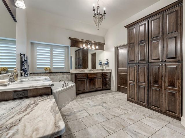 5508 Chateau Lane, Edmond, OK 73034