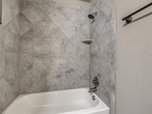 5508 Chateau Lane, Edmond, OK 73034