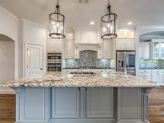 5508 Chateau Lane, Edmond, OK 73034