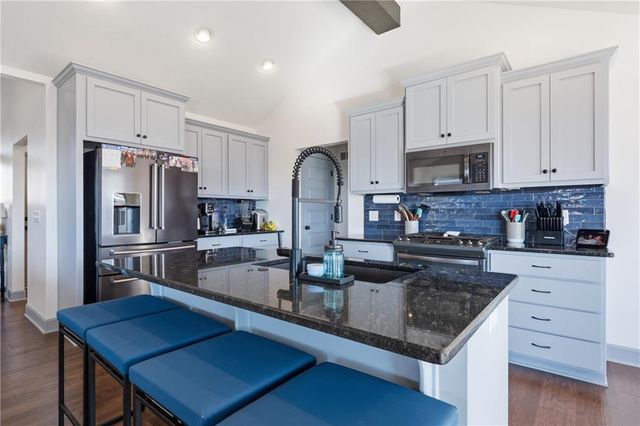 4841 Shady Bend Road, Leavenworth, KS 66048