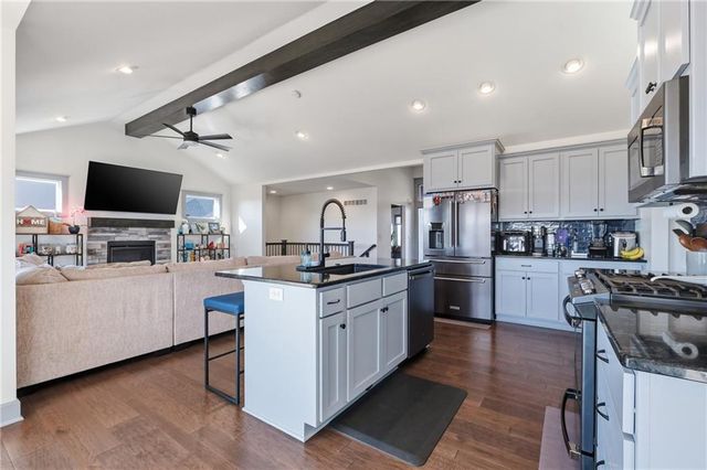 4841 Shady Bend Road, Leavenworth, KS 66048