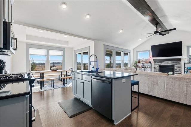 4841 Shady Bend Road, Leavenworth, KS 66048