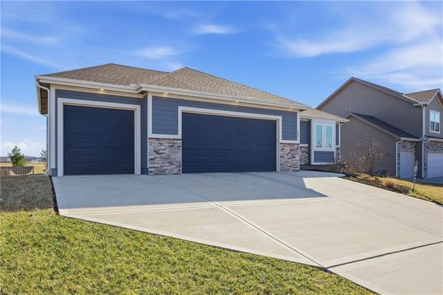 4841 Shady Bend Road, Leavenworth, KS 66048